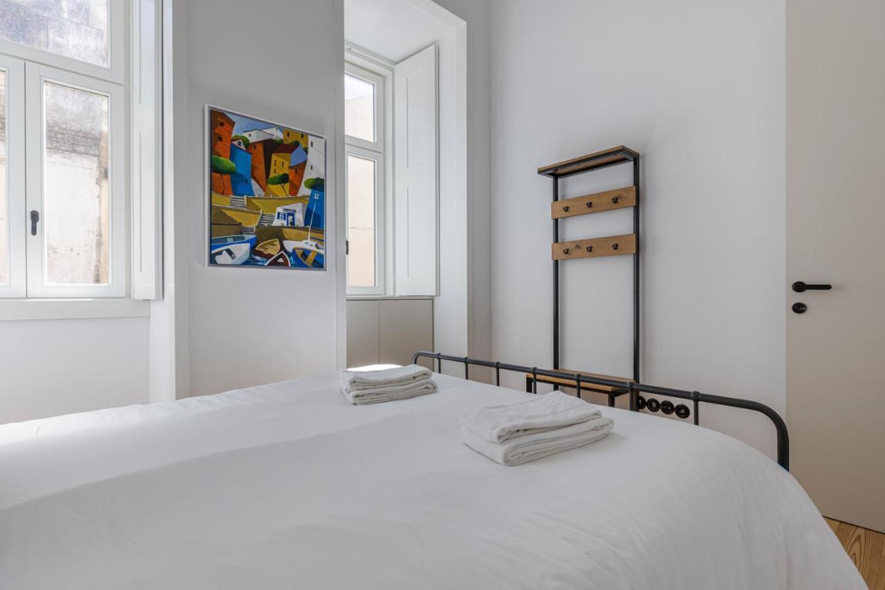 Glamorous 3Bdr Apartment In City Center By Lovelystay Lisboa Extérieur photo